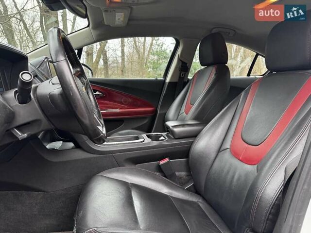 Белый Шевроле Вольт, объемом двигателя 1.4 л и пробегом 171 тыс. км за 10690 $, фото 13 на Automoto.ua