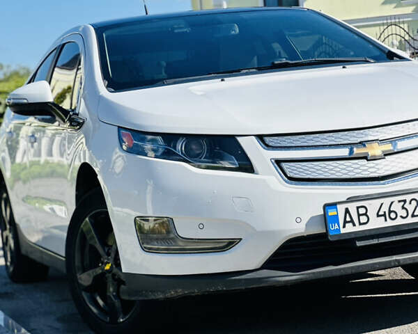 Белый Шевроле Вольт, объемом двигателя 1.4 л и пробегом 174 тыс. км за 11399 $, фото 1 на Automoto.ua