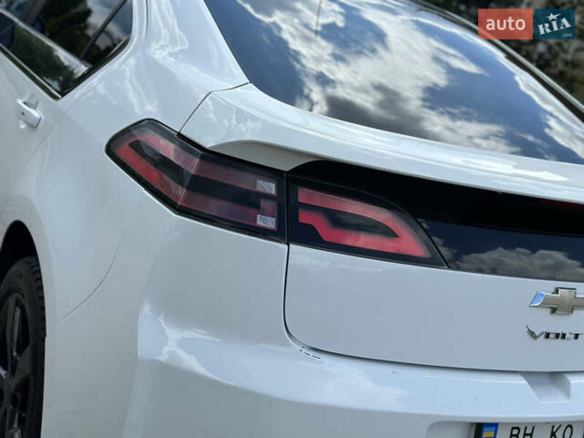 Білий Шевроле Вольт, об'ємом двигуна 1.4 л та пробігом 150 тис. км за 9000 $, фото 22 на Automoto.ua