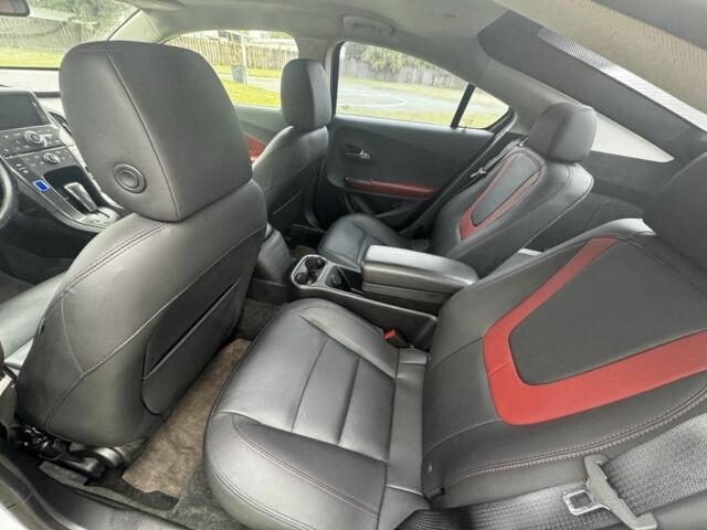 Белый Шевроле Вольт, объемом двигателя 1.4 л и пробегом 172 тыс. км за 10600 $, фото 4 на Automoto.ua