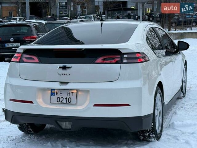 Белый Шевроле Вольт, объемом двигателя 1.4 л и пробегом 140 тыс. км за 8800 $, фото 6 на Automoto.ua