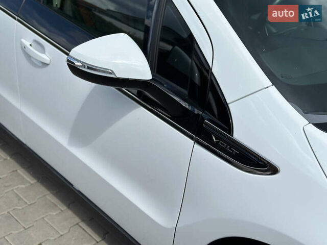 Білий Шевроле Вольт, об'ємом двигуна 1.4 л та пробігом 150 тис. км за 9000 $, фото 18 на Automoto.ua