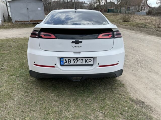 Белый Шевроле Вольт, объемом двигателя 1.4 л и пробегом 130 тыс. км за 7100 $, фото 2 на Automoto.ua