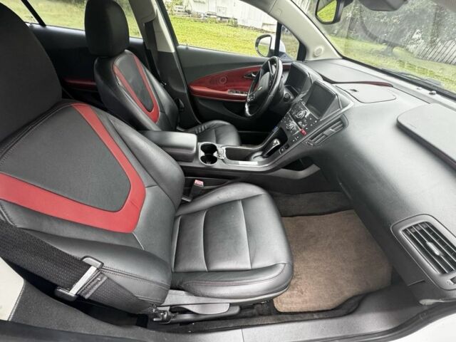 Белый Шевроле Вольт, объемом двигателя 1.4 л и пробегом 172 тыс. км за 10600 $, фото 5 на Automoto.ua