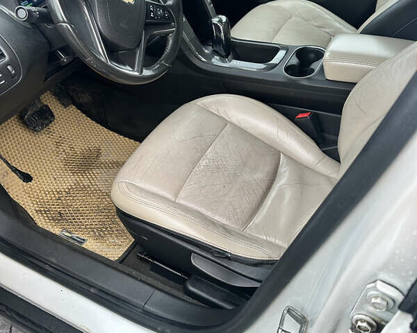 Белый Шевроле Вольт, объемом двигателя 1.4 л и пробегом 245 тыс. км за 8400 $, фото 10 на Automoto.ua