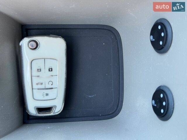 Білий Шевроле Вольт, об'ємом двигуна 1.4 л та пробігом 257 тис. км за 7700 $, фото 37 на Automoto.ua
