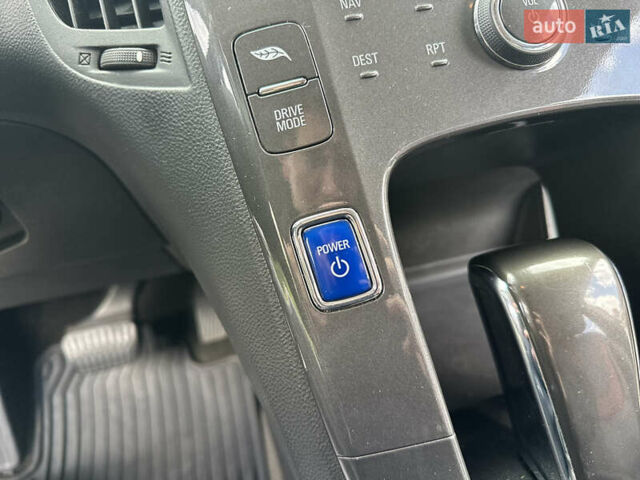 Білий Шевроле Вольт, об'ємом двигуна 1.4 л та пробігом 150 тис. км за 9000 $, фото 42 на Automoto.ua