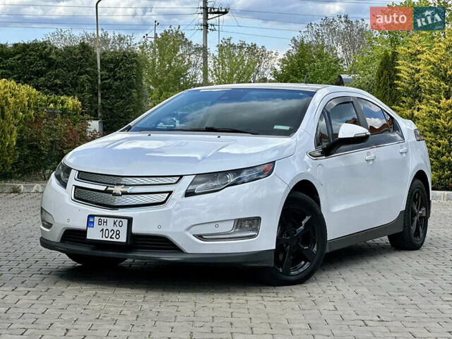 Білий Шевроле Вольт, об'ємом двигуна 1.4 л та пробігом 150 тис. км за 9000 $, фото 1 на Automoto.ua