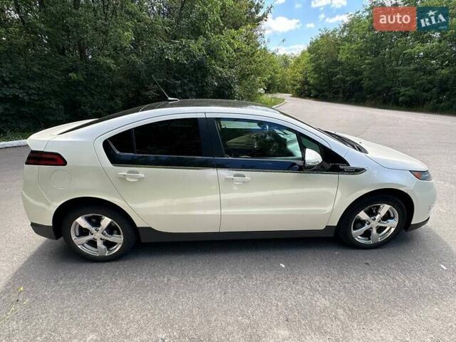 Белый Шевроле Вольт, объемом двигателя 1.4 л и пробегом 196 тыс. км за 11700 $, фото 3 на Automoto.ua