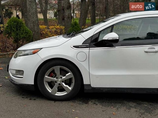 Белый Шевроле Вольт, объемом двигателя 1.4 л и пробегом 171 тыс. км за 10690 $, фото 9 на Automoto.ua