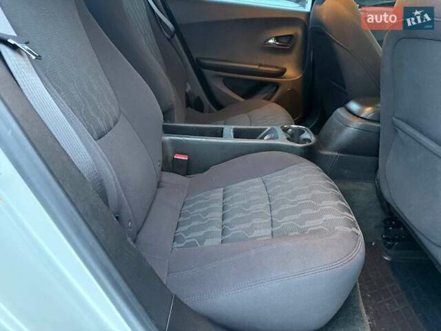 Белый Шевроле Вольт, объемом двигателя 1.4 л и пробегом 140 тыс. км за 8800 $, фото 10 на Automoto.ua