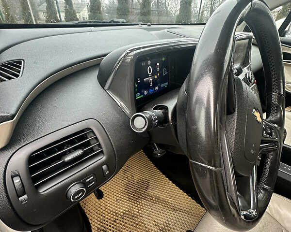 Белый Шевроле Вольт, объемом двигателя 1.4 л и пробегом 245 тыс. км за 8400 $, фото 12 на Automoto.ua