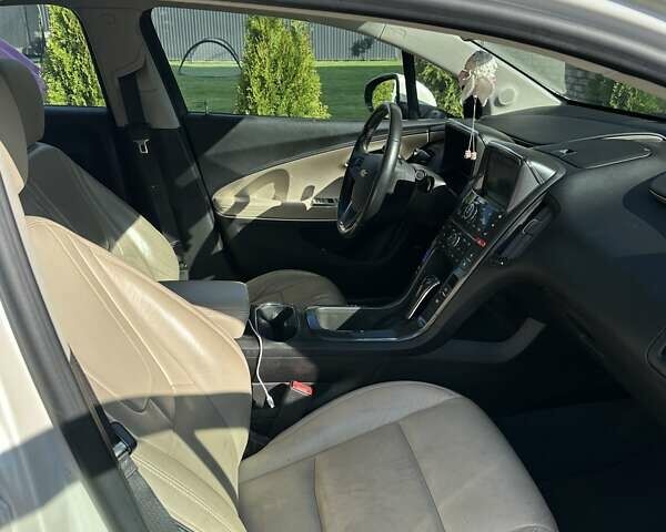 Белый Шевроле Вольт, объемом двигателя 1.4 л и пробегом 182 тыс. км за 10150 $, фото 9 на Automoto.ua