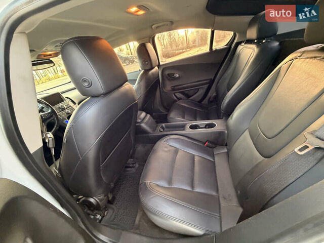 Білий Шевроле Вольт, об'ємом двигуна 1.4 л та пробігом 252 тис. км за 8499 $, фото 6 на Automoto.ua