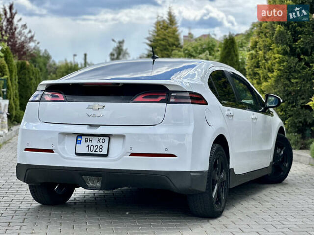 Білий Шевроле Вольт, об'ємом двигуна 1.4 л та пробігом 150 тис. км за 9000 $, фото 3 на Automoto.ua
