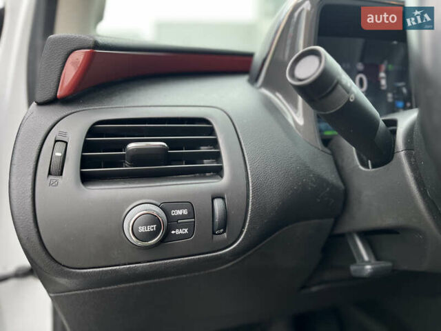 Білий Шевроле Вольт, об'ємом двигуна 1.4 л та пробігом 170 тис. км за 10650 $, фото 26 на Automoto.ua