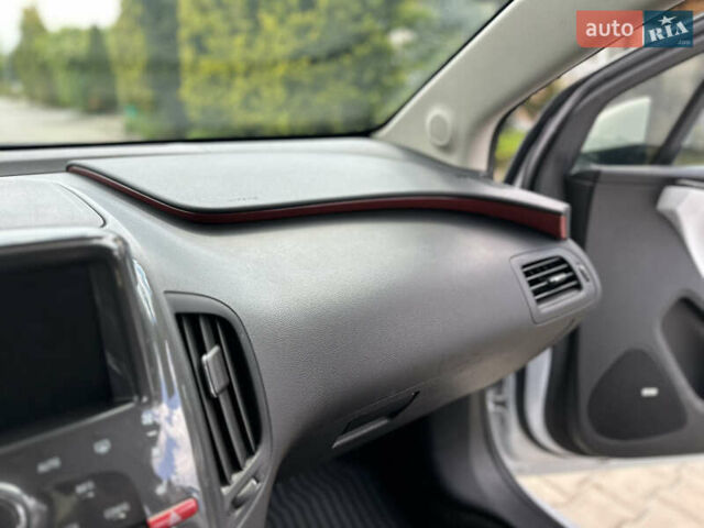 Білий Шевроле Вольт, об'ємом двигуна 1.4 л та пробігом 150 тис. км за 9000 $, фото 44 на Automoto.ua