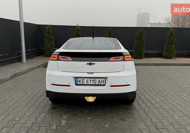 Белый Шевроле Вольт, объемом двигателя 1.4 л и пробегом 170 тыс. км за 8800 $, фото 5 на Automoto.ua