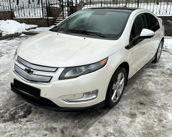 Белый Шевроле Вольт, объемом двигателя 1.4 л и пробегом 198 тыс. км за 10900 $, фото 2 на Automoto.ua