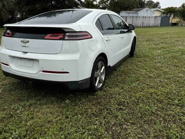 Белый Шевроле Вольт, объемом двигателя 1.4 л и пробегом 172 тыс. км за 10600 $, фото 2 на Automoto.ua