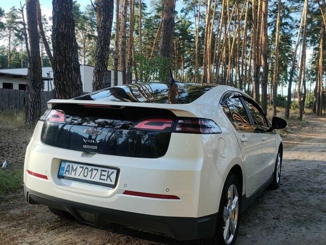 Білий Шевроле Вольт, об'ємом двигуна 1.4 л та пробігом 283 тис. км за 10500 $, фото 4 на Automoto.ua