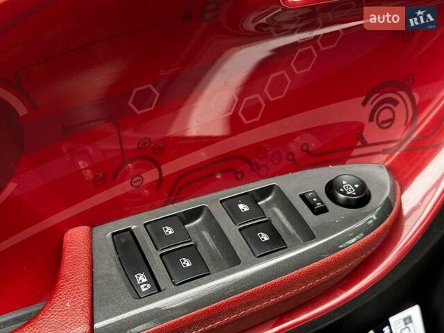 Белый Шевроле Вольт, объемом двигателя 1.4 л и пробегом 171 тыс. км за 10690 $, фото 15 на Automoto.ua