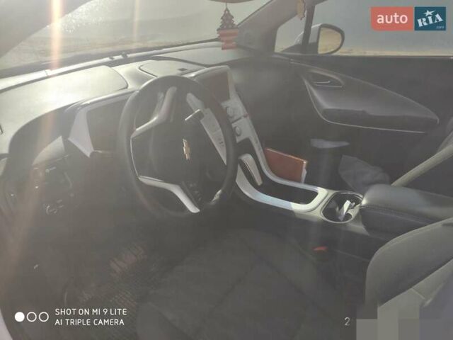 Белый Шевроле Вольт, объемом двигателя 1.4 л и пробегом 124 тыс. км за 12500 $, фото 4 на Automoto.ua