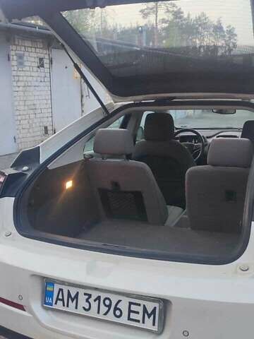 Білий Шевроле Вольт, об'ємом двигуна 1.4 л та пробігом 103 тис. км за 11500 $, фото 20 на Automoto.ua