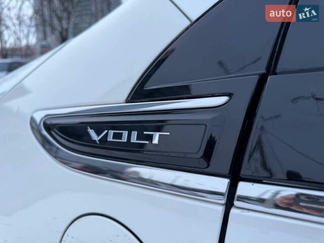 Белый Шевроле Вольт, объемом двигателя 1.4 л и пробегом 140 тыс. км за 8800 $, фото 15 на Automoto.ua