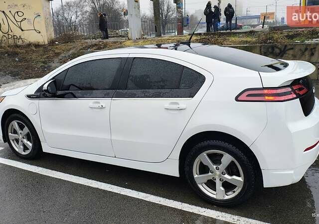 Белый Шевроле Вольт, объемом двигателя 1.4 л и пробегом 240 тыс. км за 10000 $, фото 2 на Automoto.ua