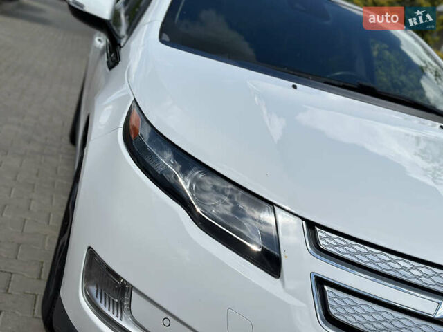 Білий Шевроле Вольт, об'ємом двигуна 1.4 л та пробігом 150 тис. км за 9000 $, фото 17 на Automoto.ua