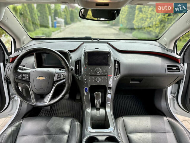 Білий Шевроле Вольт, об'ємом двигуна 1.4 л та пробігом 150 тис. км за 9000 $, фото 4 на Automoto.ua