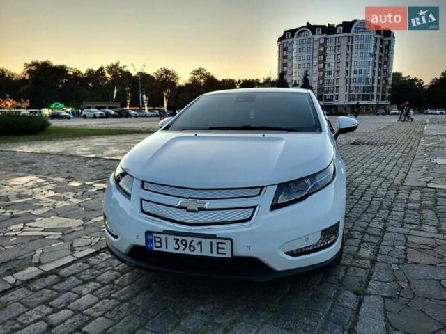 Белый Шевроле Вольт, объемом двигателя 1.4 л и пробегом 242 тыс. км за 9600 $, фото 1 на Automoto.ua