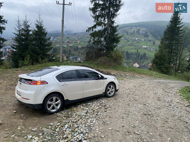 Белый Шевроле Вольт, объемом двигателя 1.4 л и пробегом 250 тыс. км за 10500 $, фото 2 на Automoto.ua