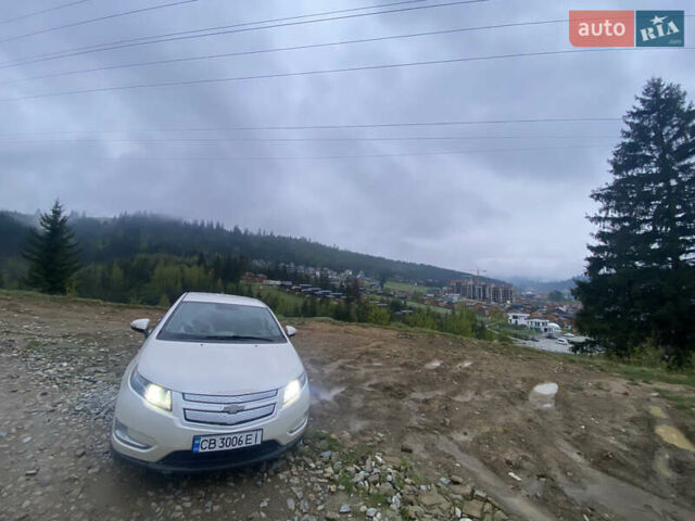 Белый Шевроле Вольт, объемом двигателя 1.4 л и пробегом 250 тыс. км за 10500 $, фото 6 на Automoto.ua