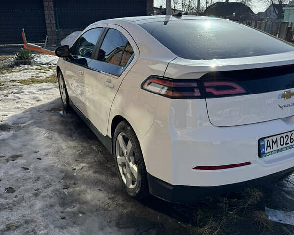 Белый Шевроле Вольт, объемом двигателя 1.4 л и пробегом 240 тыс. км за 8500 $, фото 3 на Automoto.ua
