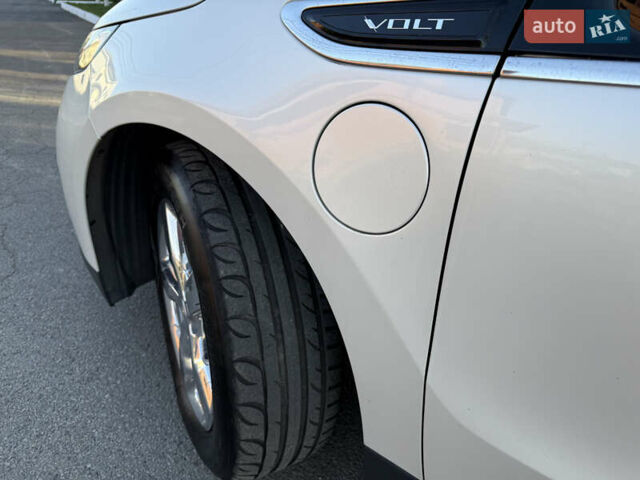 Білий Шевроле Вольт, об'ємом двигуна 1.4 л та пробігом 103 тис. км за 12300 $, фото 43 на Automoto.ua