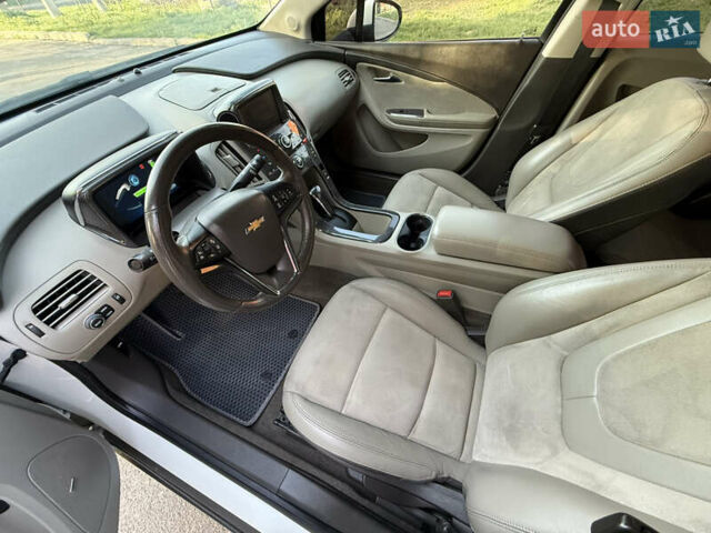 Білий Шевроле Вольт, об'ємом двигуна 1.4 л та пробігом 103 тис. км за 12300 $, фото 16 на Automoto.ua