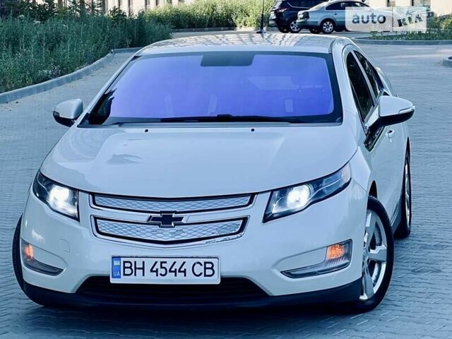 Белый Шевроле Вольт, объемом двигателя 1.4 л и пробегом 161 тыс. км за 8800 $, фото 2 на Automoto.ua