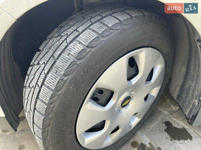 Білий Шевроле Вольт, об'ємом двигуна 1.4 л та пробігом 103 тис. км за 12300 $, фото 59 на Automoto.ua