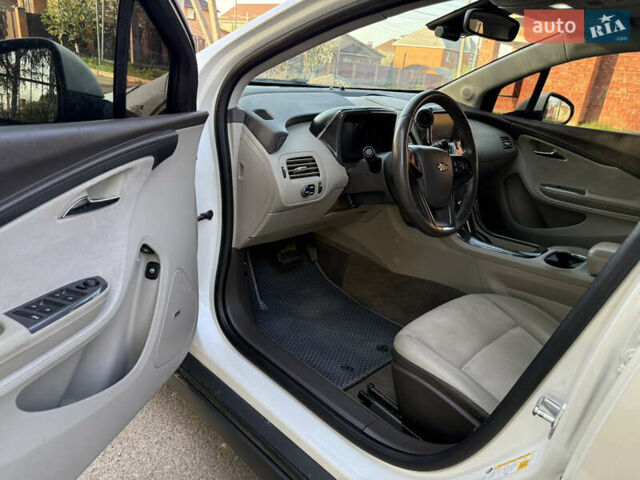 Білий Шевроле Вольт, об'ємом двигуна 1.4 л та пробігом 103 тис. км за 12300 $, фото 17 на Automoto.ua