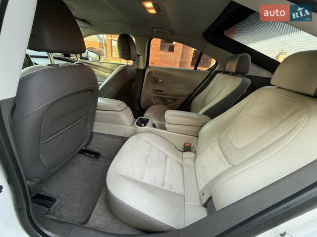 Білий Шевроле Вольт, об'ємом двигуна 1.4 л та пробігом 103 тис. км за 12300 $, фото 12 на Automoto.ua