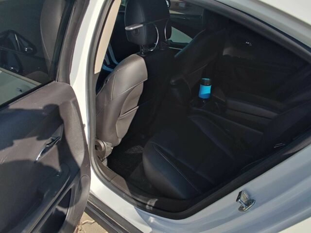 Білий Шевроле Вольт, об'ємом двигуна 1.4 л та пробігом 290 тис. км за 9500 $, фото 9 на Automoto.ua