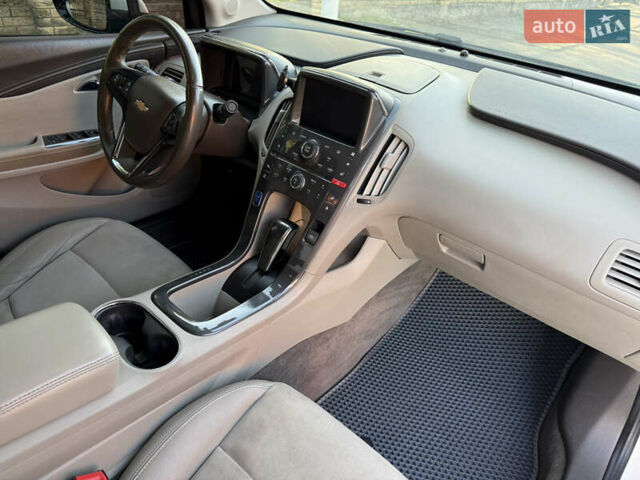 Білий Шевроле Вольт, об'ємом двигуна 1.4 л та пробігом 103 тис. км за 12300 $, фото 7 на Automoto.ua