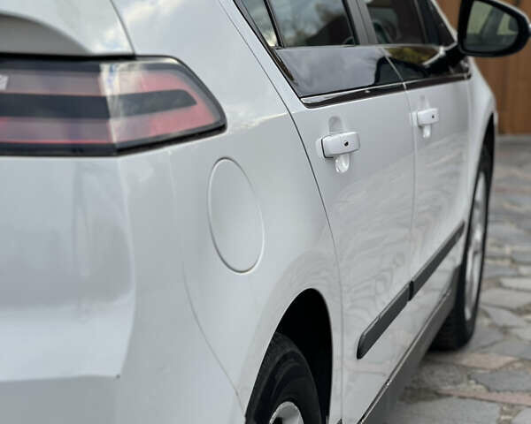 Белый Шевроле Вольт, объемом двигателя 1.4 л и пробегом 282 тыс. км за 9400 $, фото 9 на Automoto.ua