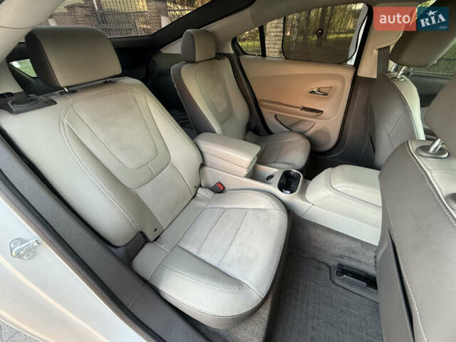 Білий Шевроле Вольт, об'ємом двигуна 1.4 л та пробігом 103 тис. км за 12300 $, фото 11 на Automoto.ua