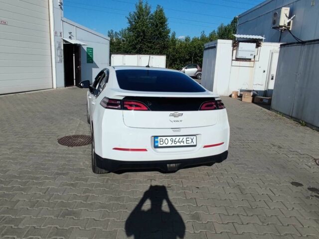 Белый Шевроле Вольт, объемом двигателя 0 л и пробегом 290 тыс. км за 9500 $, фото 3 на Automoto.ua