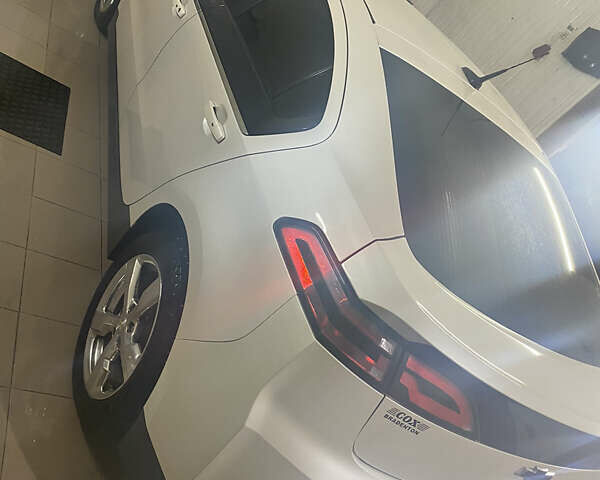 Белый Шевроле Вольт, объемом двигателя 1.4 л и пробегом 250 тыс. км за 10500 $, фото 20 на Automoto.ua