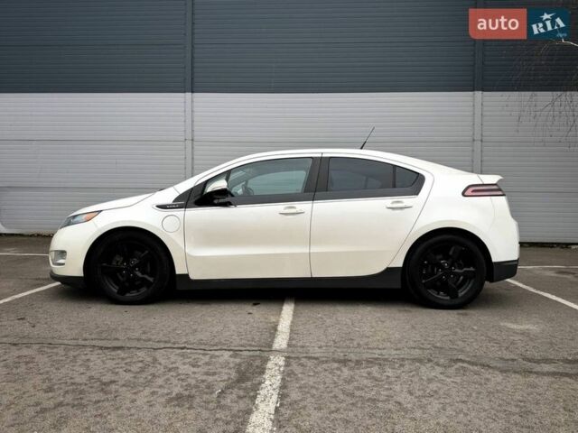 Белый Шевроле Вольт, объемом двигателя 0 л и пробегом 265 тыс. км за 9300 $, фото 4 на Automoto.ua