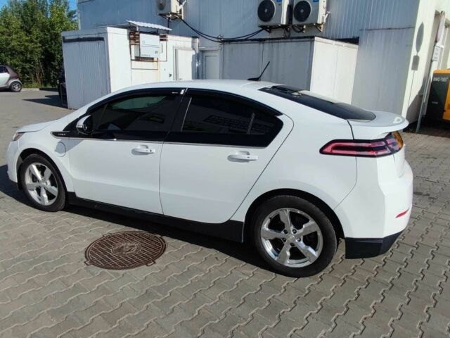 Белый Шевроле Вольт, объемом двигателя 0 л и пробегом 290 тыс. км за 9500 $, фото 2 на Automoto.ua